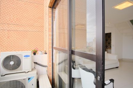 Apartamento para alugar com 100m², 3 quartos e 2 vagasVaranda