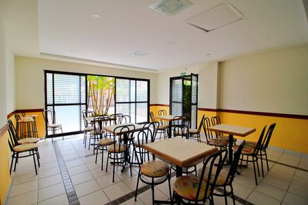 Apartamento à venda com 74m², 3 quartos e 1 vagaÁrea comum - Salão de festas