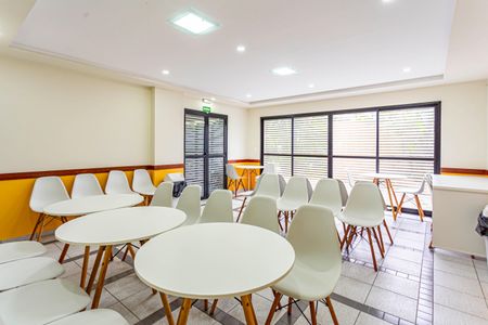 Apartamento à venda com 74m², 3 quartos e 1 vagaÁrea comum - Salão de festas