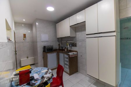 Apartamento à venda com 96m², 2 quartos e sem vagaCozinha