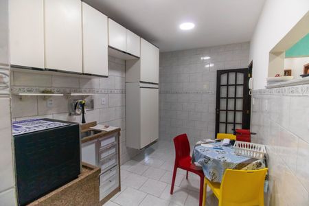 Apartamento à venda com 96m², 2 quartos e sem vagaCozinha