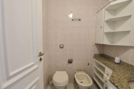 Apartamento para alugar com 179m², 4 quartos e 2 vagas Apartamento para alugar com 179m², 4 quartos e 2 vagasBanheiro Suíte