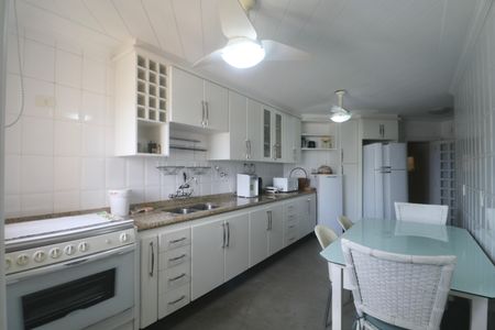 Apartamento para alugar com 179m², 4 quartos e 2 vagas Apartamento para alugar com 179m², 4 quartos e 2 vagasCozinha