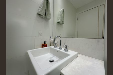 Apartamento à venda com 190m², 3 quartos e 4 vagasBanheiro Suíte 3