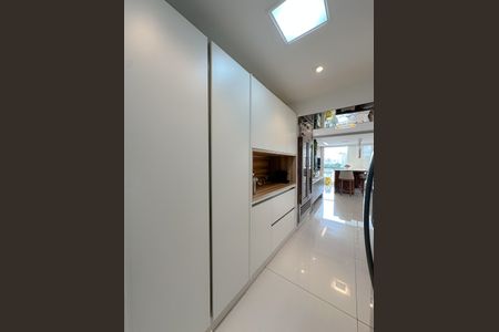 Apartamento à venda com 190m², 3 quartos e 4 vagasCozinha