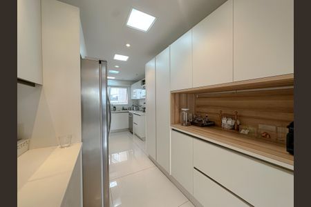 Apartamento à venda com 190m², 3 quartos e 4 vagasCozinha