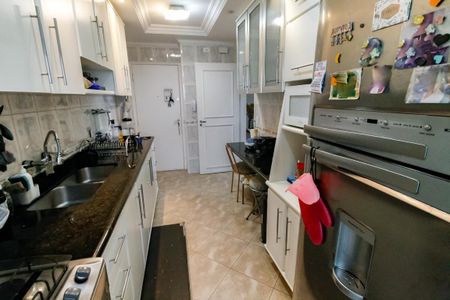 Apartamento à venda com 92m², 3 quartos e 2 vagasCozinha - Armários