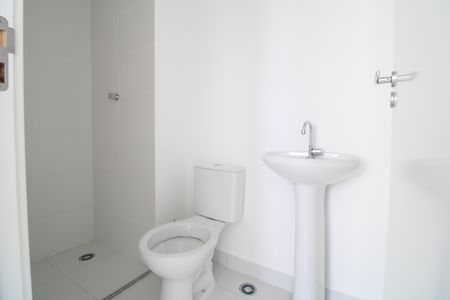 Banheiro de apartamento para alugar com 2 quartos, 33m² em Socorro, São Paulo