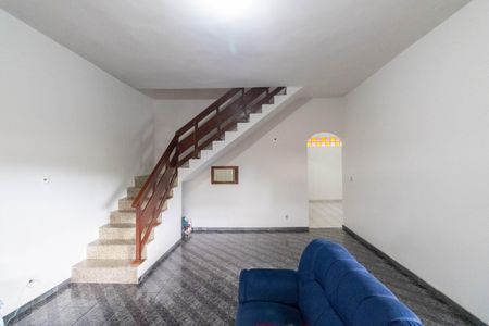 Casa para alugar com 219m², 3 quartos e 2 vagasSala