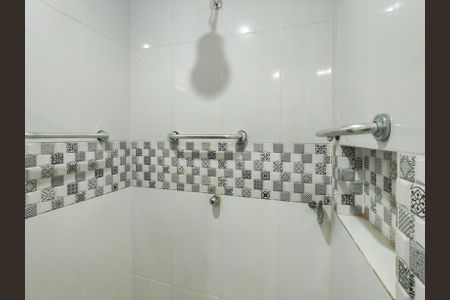 Apartamento para alugar com 68m², 2 quartos e sem vaga Apartamento para alugar com 68m², 2 quartos e sem vagaBanheiro da Suíte