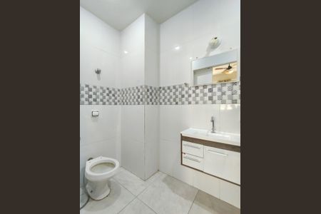 Apartamento para alugar com 68m², 2 quartos e sem vaga Apartamento para alugar com 68m², 2 quartos e sem vagaBanheiro da Suíte