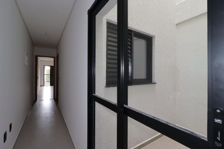 Casa à venda com 200m², 4 quartos e 2 vagasCorredor do primeiro piso