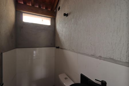 Casa à venda com 200m², 4 quartos e 2 vagasBanheiro do Escritório