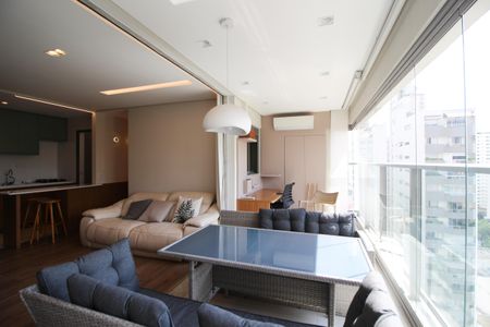 Varanda de apartamento para alugar com 2 quartos, 74m² em Indianópolis, São Paulo