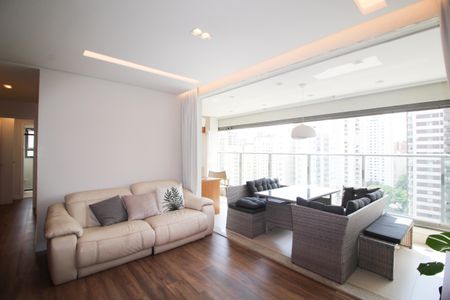 Sala de apartamento para alugar com 2 quartos, 74m² em Indianópolis, São Paulo