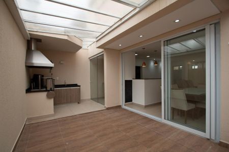 Casa de condomínio para alugar com 130m², 3 quartos e 2 vagas Casa de condomínio para alugar com 130m², 3 quartos e 2 vagasQuintal / Gourmet