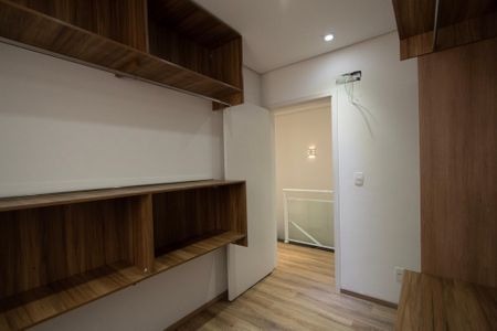 Casa de condomínio para alugar com 130m², 3 quartos e 2 vagas Casa de condomínio para alugar com 130m², 3 quartos e 2 vagasCloset / Quarto 2