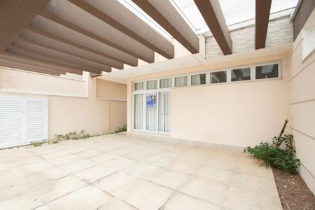 Casa de condomínio para alugar com 130m², 3 quartos e 2 vagas Casa de condomínio para alugar com 130m², 3 quartos e 2 vagasGaragem