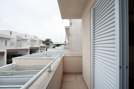 Casa de condomínio para alugar com 130m², 3 quartos e 2 vagas Casa de condomínio para alugar com 130m², 3 quartos e 2 vagasVaranda Suíte