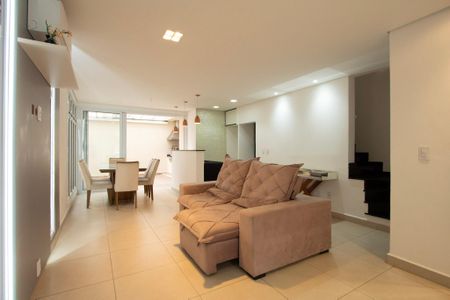 Casa de condomínio para alugar com 130m², 3 quartos e 2 vagas Casa de condomínio para alugar com 130m², 3 quartos e 2 vagasSala