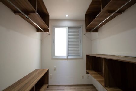 Casa de condomínio para alugar com 130m², 3 quartos e 2 vagas Casa de condomínio para alugar com 130m², 3 quartos e 2 vagasCloset / Quarto 2