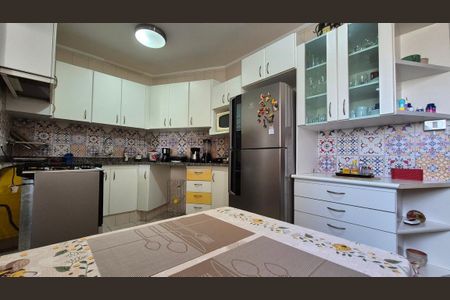 Apartamento à venda com 148m², 4 quartos e 2 vagas Apartamento à venda com 148m², 4 quartos e 2 vagasCozinha