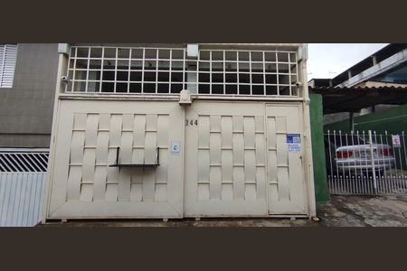 Casa para alugar com 70m², 2 quartos e sem vagaFachada + Placa