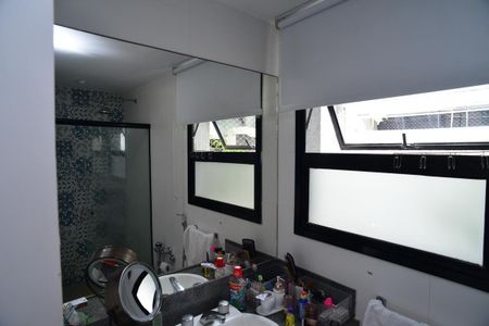 Apartamento à venda com 210m², 3 quartos e 2 vagasBanheiro Suíte 2