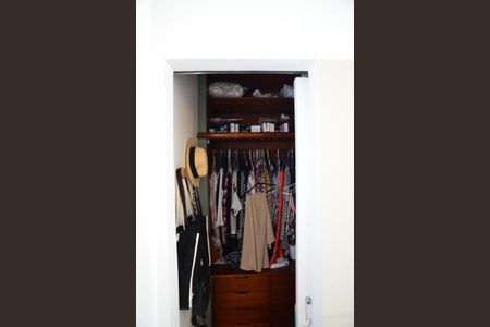 Apartamento à venda com 210m², 3 quartos e 2 vagasCloset Suíte 2