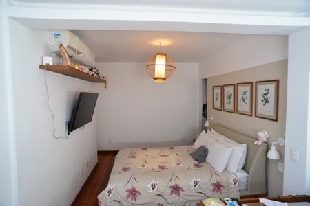 Apartamento à venda com 210m², 3 quartos e 2 vagasSuíte 2