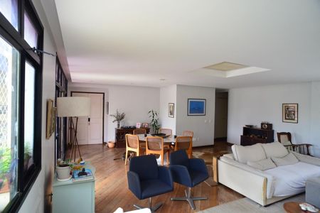 Apartamento à venda com 210m², 3 quartos e 2 vagasSala