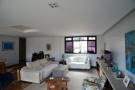 Apartamento à venda com 210m², 3 quartos e 2 vagasSala