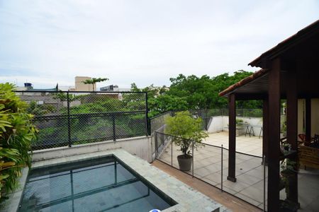 Apartamento à venda com 210m², 3 quartos e 2 vagasCobertura