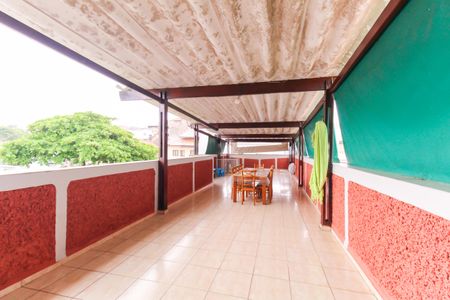 Casa à venda com 160m², 5 quartos e 1 vaga Casa à venda com 160m², 5 quartos e 1 vagaChurrasqueira