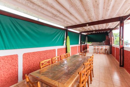 Casa à venda com 160m², 5 quartos e 1 vaga Casa à venda com 160m², 5 quartos e 1 vagaChurrasqueira