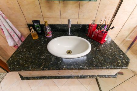 Casa à venda com 160m², 5 quartos e 1 vaga Casa à venda com 160m², 5 quartos e 1 vagaBanheiro