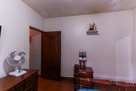 Casa à venda com 160m², 5 quartos e 1 vaga Casa à venda com 160m², 5 quartos e 1 vagaQuarto 1