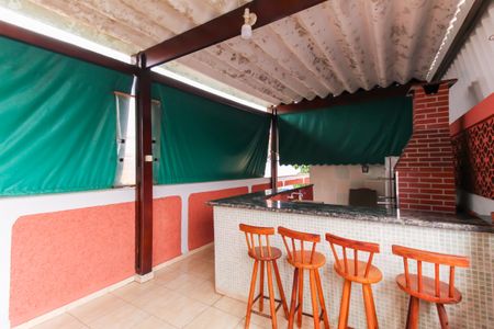 Casa à venda com 160m², 5 quartos e 1 vaga Casa à venda com 160m², 5 quartos e 1 vagaChurrasqueira