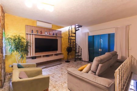 Sala de casa à venda com 5 quartos, 160m² em Mooca, São Paulo