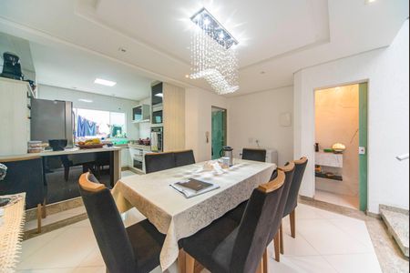 Casa à venda com 125m², 3 quartos e 4 vagas Casa à venda com 125m², 3 quartos e 4 vagasSala de Jantar e Jardim de Inverno