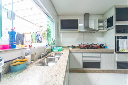 Casa à venda com 125m², 3 quartos e 4 vagas Casa à venda com 125m², 3 quartos e 4 vagasCozinha