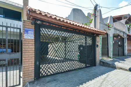 Casa à venda com 195m², 4 quartos e 4 vagas Casa à venda com 195m², 4 quartos e 4 vagasFachada