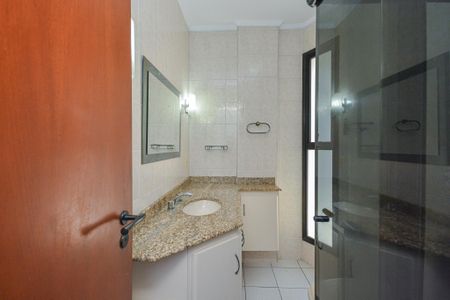 Casa à venda com 195m², 4 quartos e 4 vagas Casa à venda com 195m², 4 quartos e 4 vagasBanheiro 1