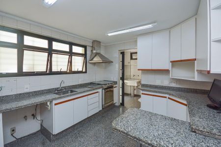 Casa à venda com 195m², 4 quartos e 4 vagas Casa à venda com 195m², 4 quartos e 4 vagasCozinha