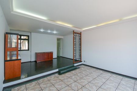 Casa à venda com 195m², 4 quartos e 4 vagas Casa à venda com 195m², 4 quartos e 4 vagasSala