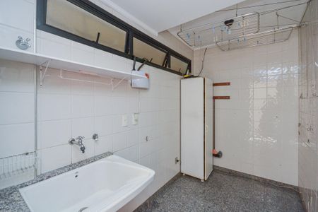 Casa à venda com 195m², 4 quartos e 4 vagas Casa à venda com 195m², 4 quartos e 4 vagasÁrea de Serviço