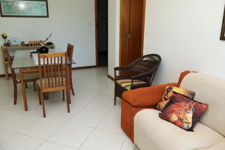 Sala de apartamento para alugar com 2 quartos, 80m² em Piatã, Salvador