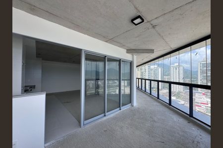 Apartamento à venda com 98m², 2 quartos e 1 vagaVaranda