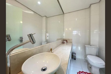 Banheiro de casa de condomínio para alugar com 3 quartos, 300m² em Mário Quintana, Viamão