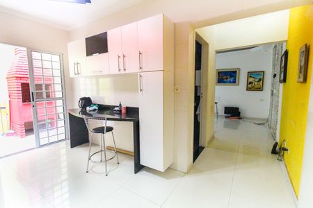 Casa à venda com 140m², 3 quartos e 3 vagas Casa à venda com 140m², 3 quartos e 3 vagasCozinha